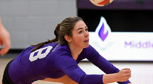 mga volleyball player digging